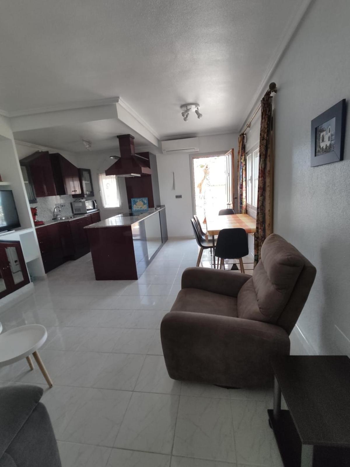 Schoenes Ruhiges Rooftop Apartment Mit Grosser Dachterrasse Torrevieja Exterior photo