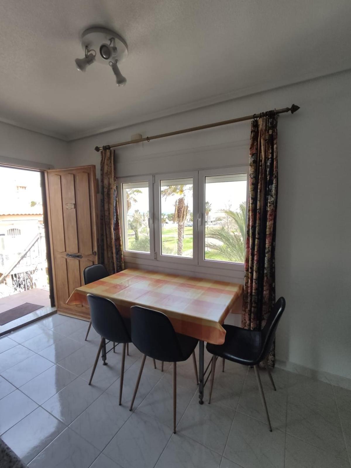 Schoenes Ruhiges Rooftop Apartment Mit Grosser Dachterrasse Torrevieja Exterior photo