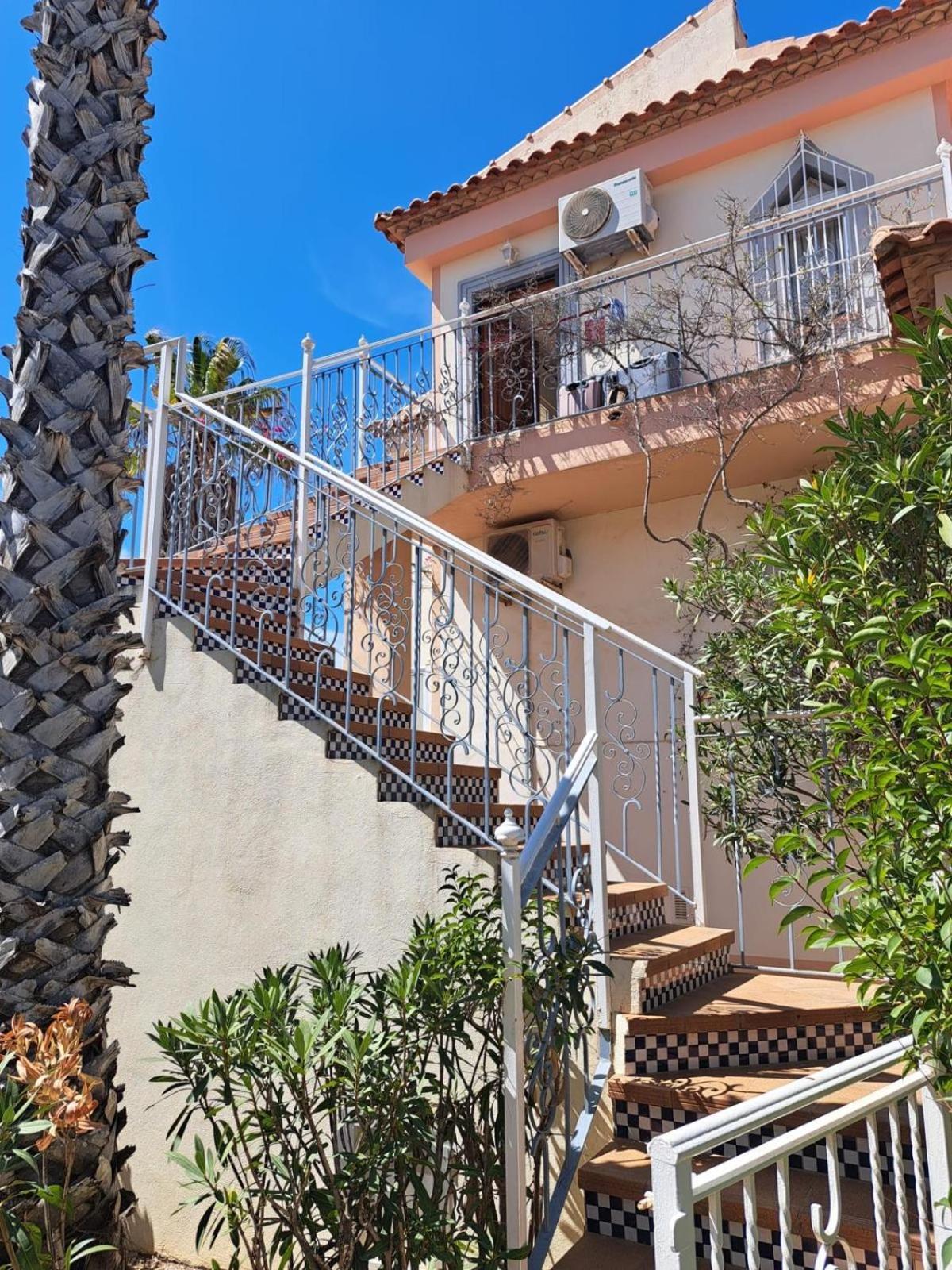 Schoenes Ruhiges Rooftop Apartment Mit Grosser Dachterrasse Torrevieja Exterior photo